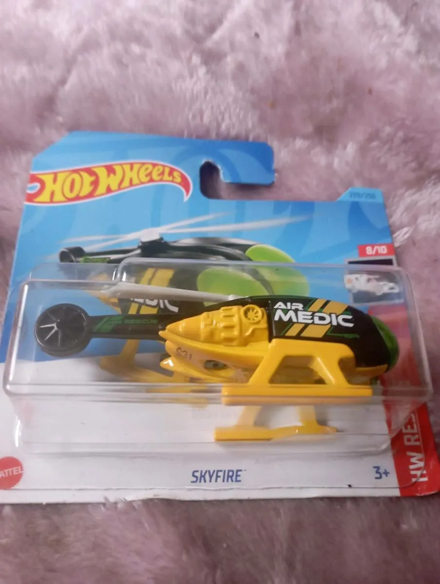 HOT WHEELS SKY FIRE HELICOPTER  1-64 SCALE - Image 1