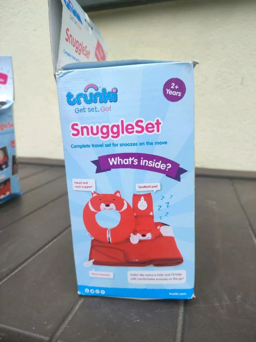 2 Snuggle sets - Image 1