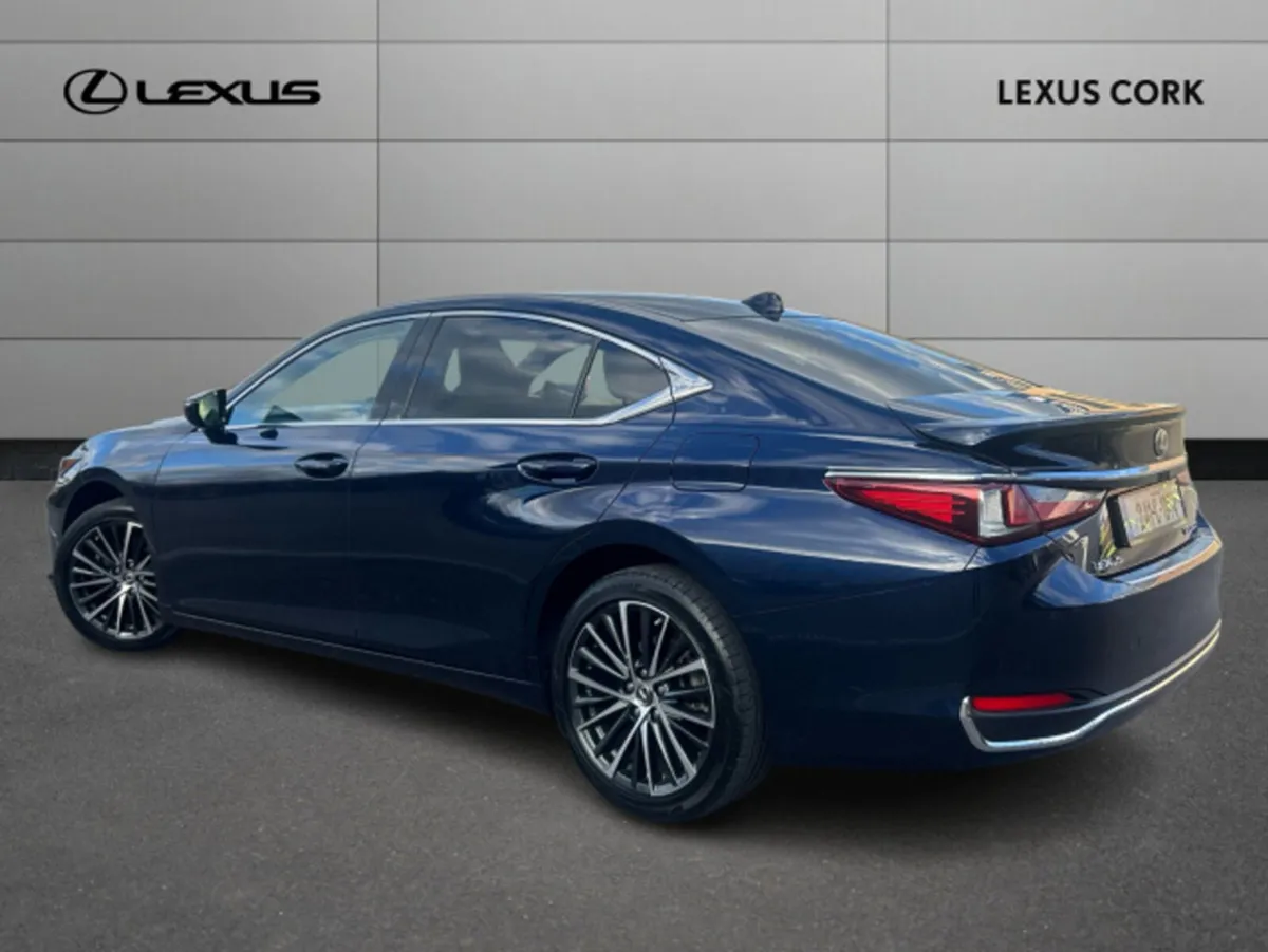 Lexus ES ES300h Dynamic - Image 3