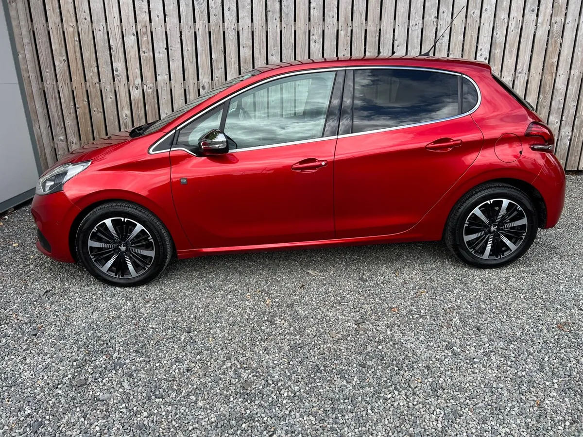 Peugeot 208 1.2 Pure Tech Edition 5dr Low Miles - Image 4