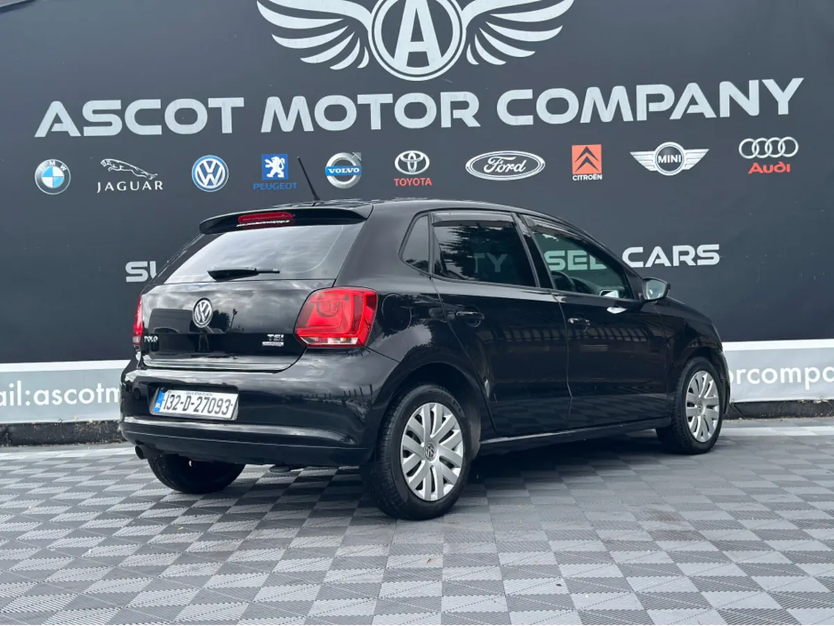 Volkswagen Polo Auto - Image 3