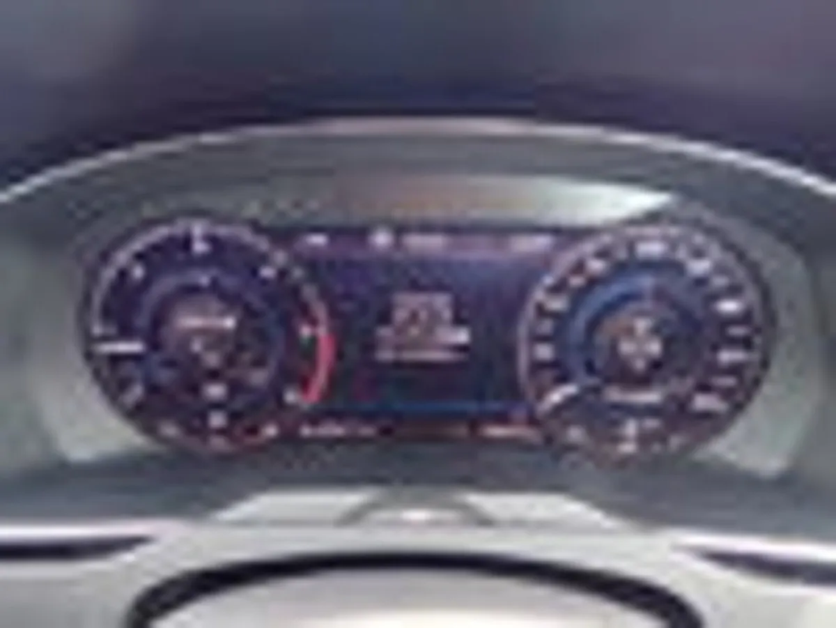 Volkswagen Passat HIGHLINE VIRTUAL DASH 2.0 DIESEL - Image 4