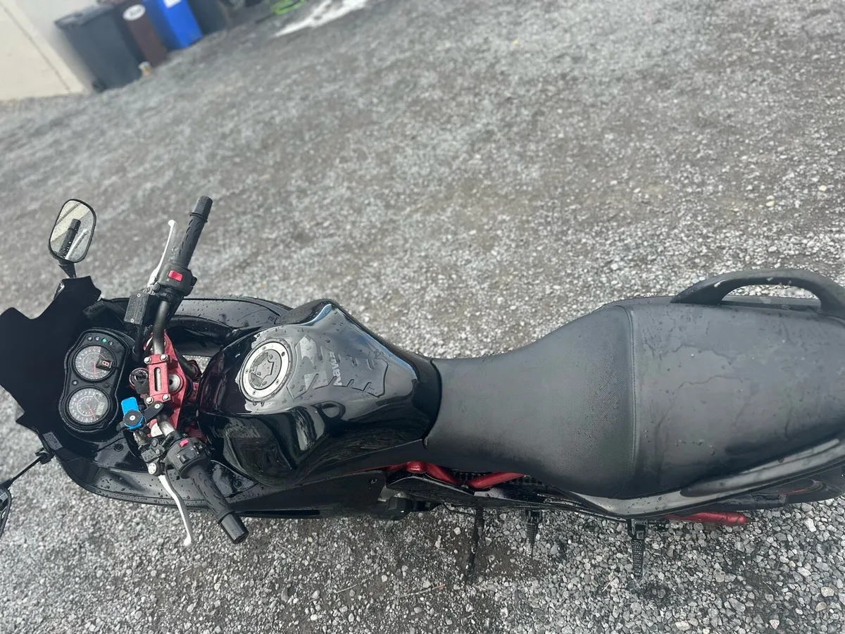 Kawasaki ER6F - Image 2