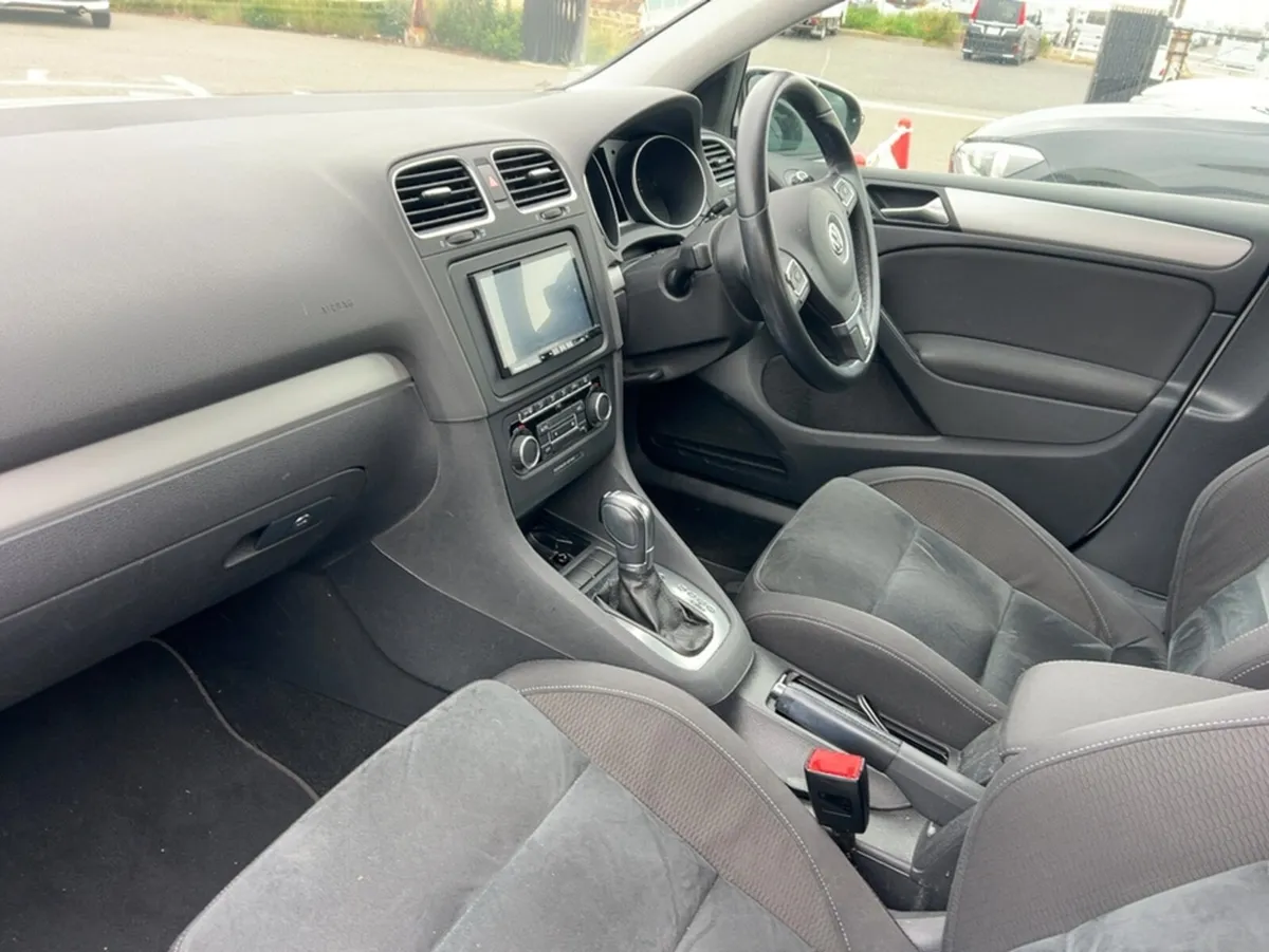 Volkswagen Golf HIGHLINE1.4 PETROL AUTOMATIC - Image 3
