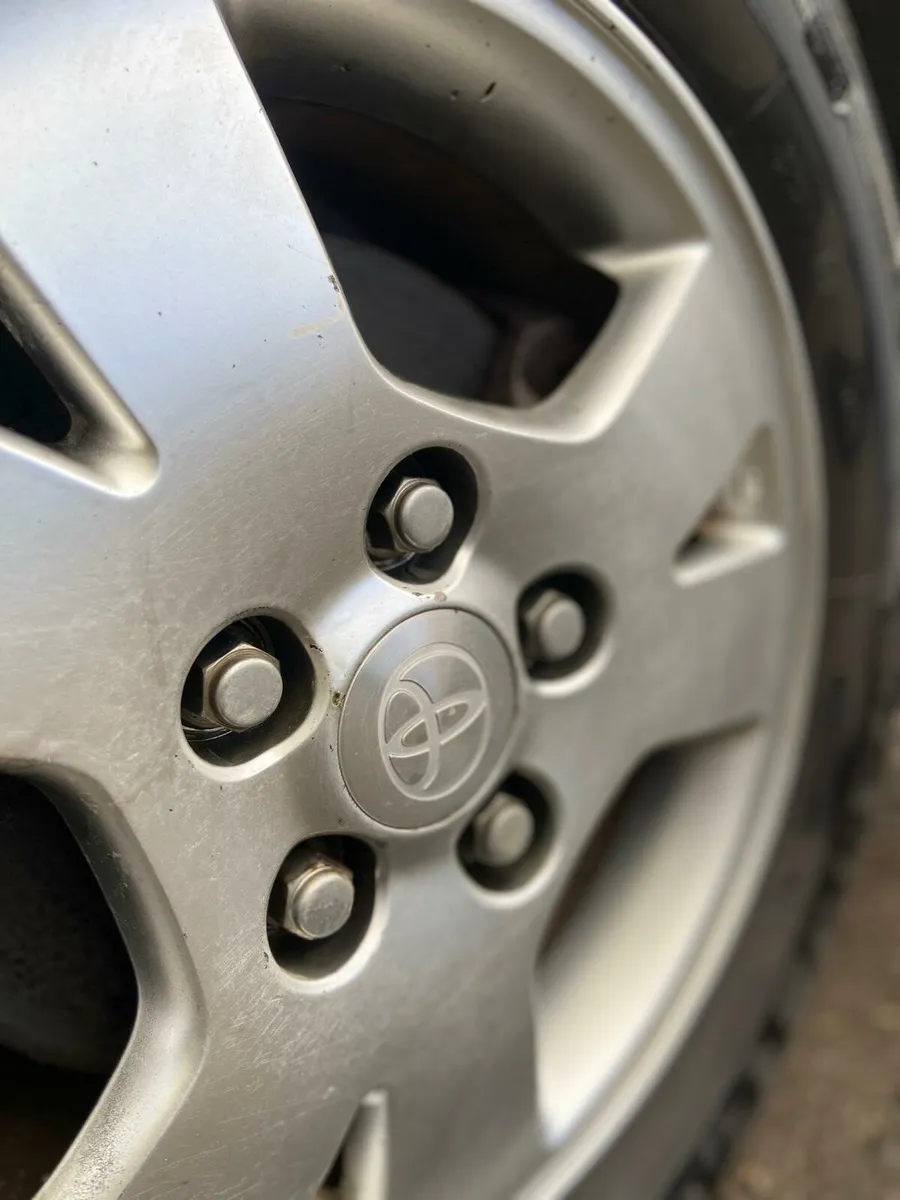 Toyota Voxy AUTO 8-Seater low km - Image 4