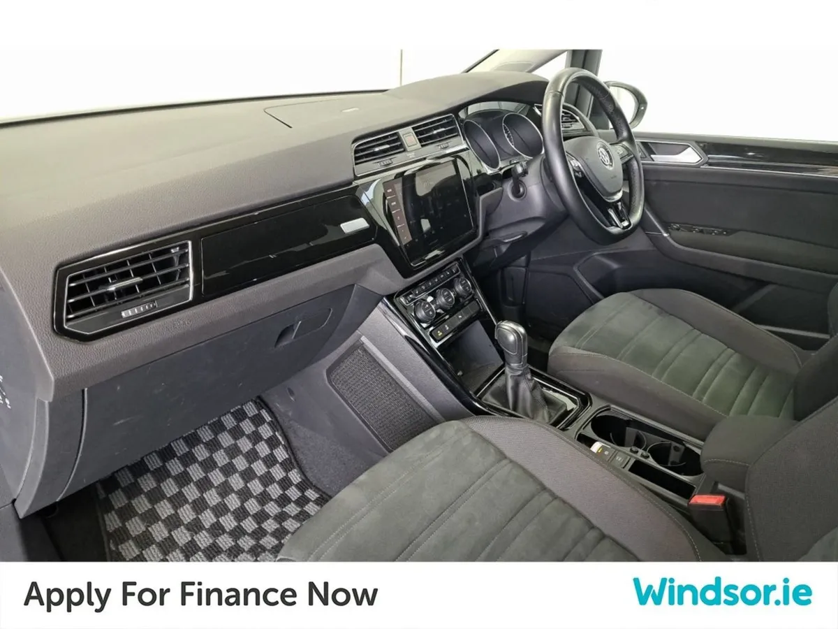 Volkswagen Touran 7 Seater Automatic - Image 4