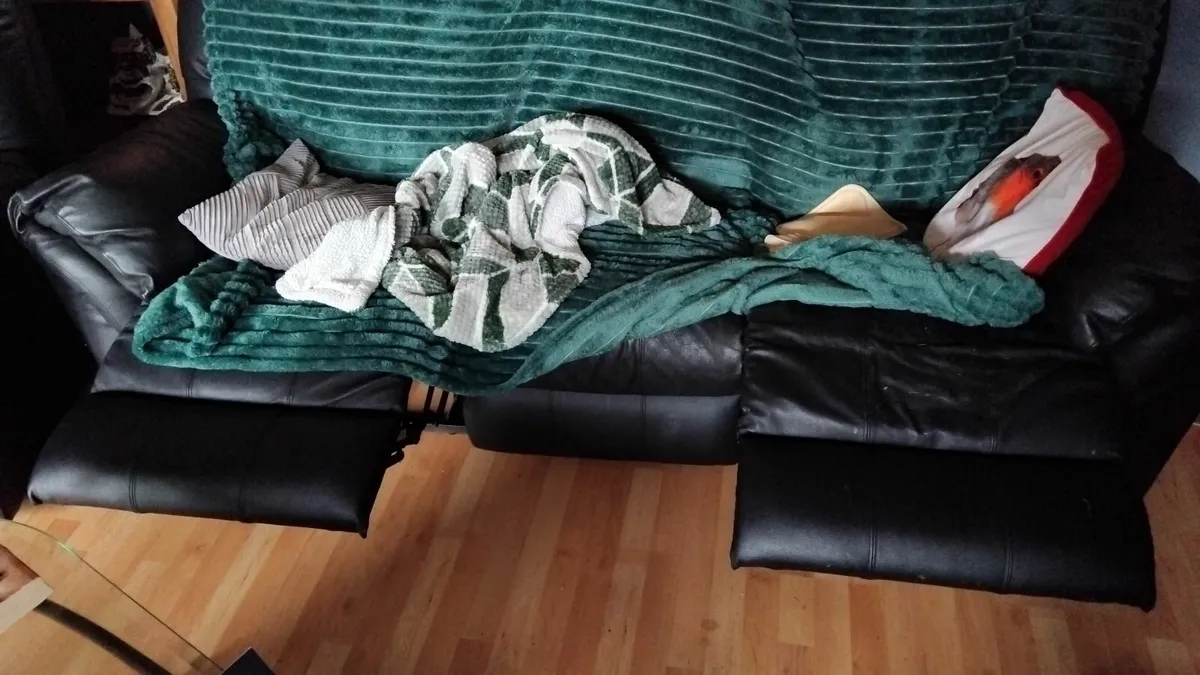 Leather suite - Image 2