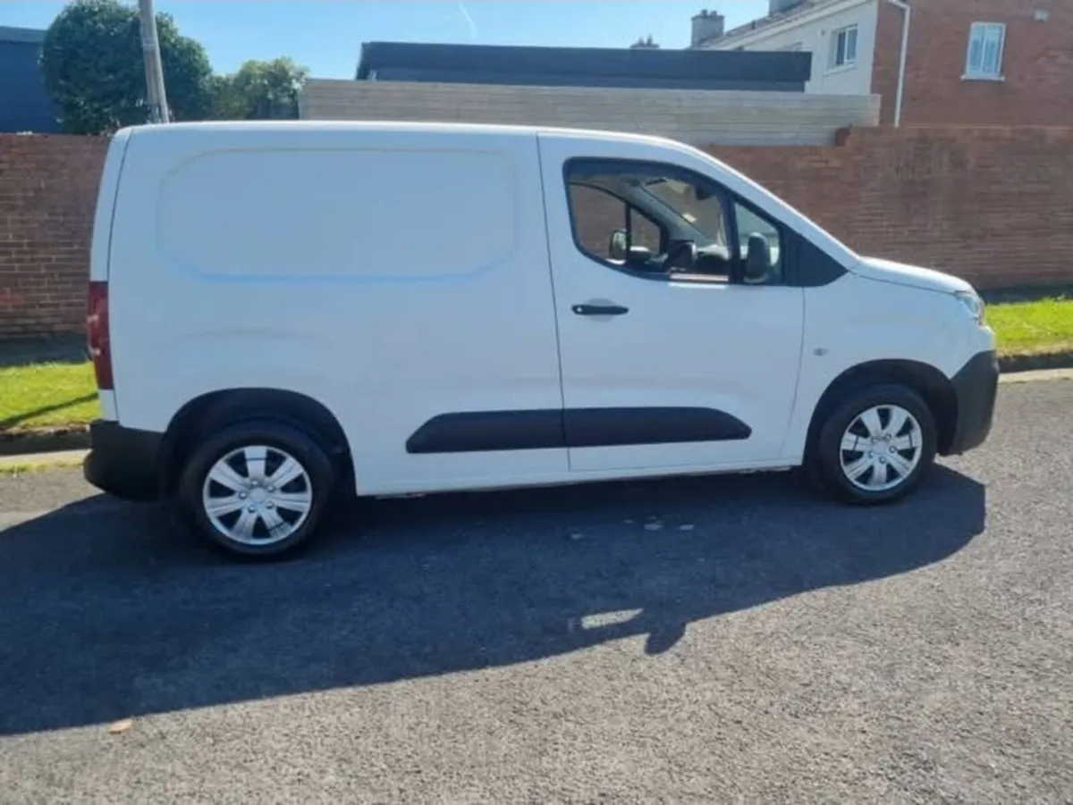 2020 Citroën berlingo - Image 2