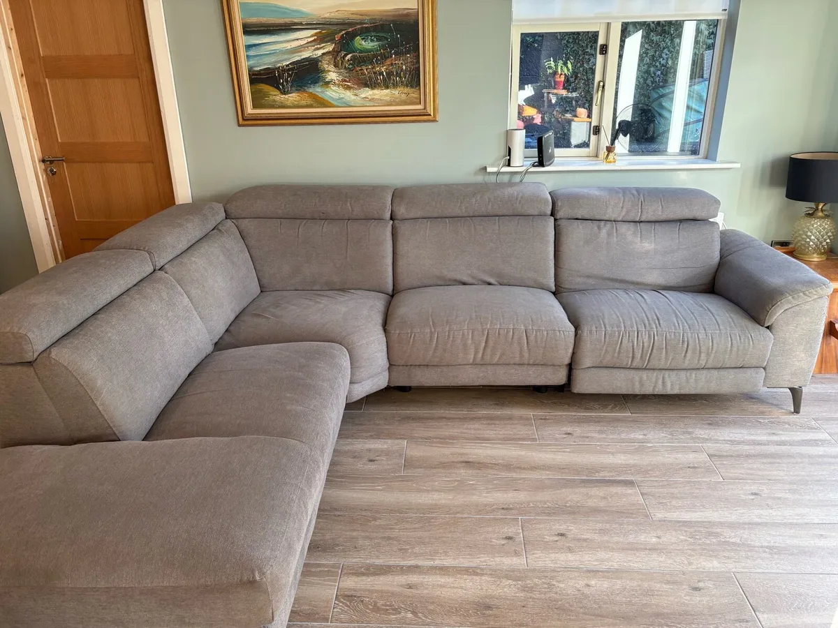 Corner sofa - Image 1
