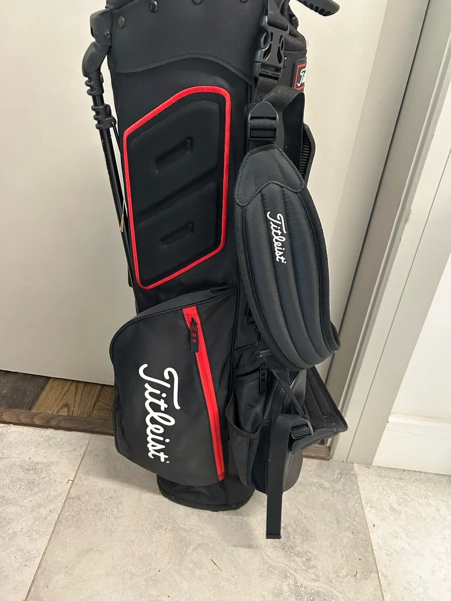 Titleist golf bag like new - Image 3
