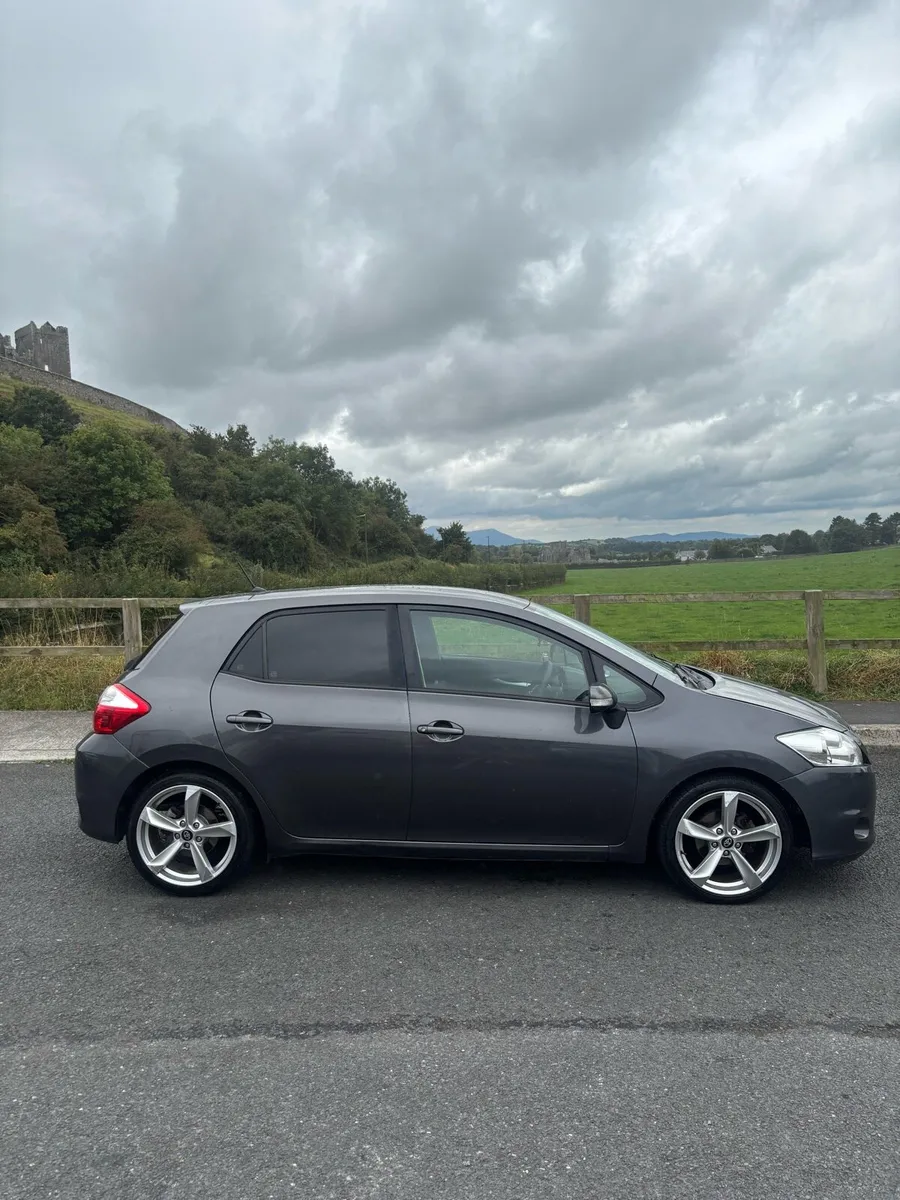 2012 Toyota Auris - Image 3