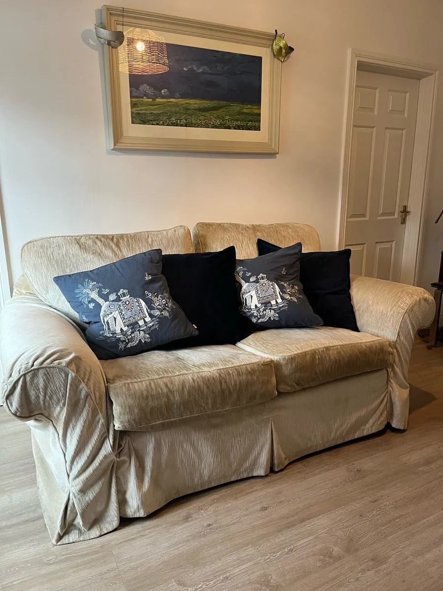 Comfortable 2-Seater Sofa – Great Condition - Image 2