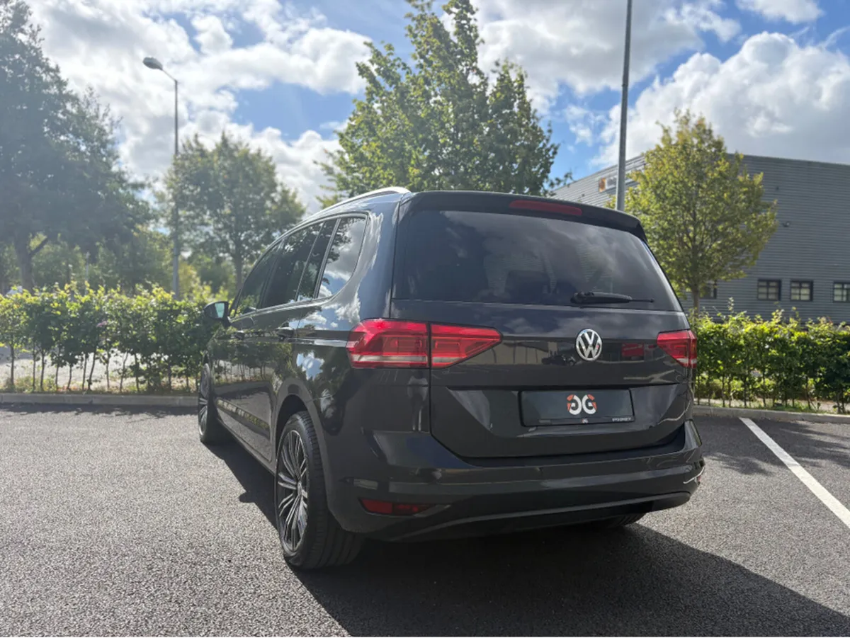 Volkswagen Touran SE 1.6 DIESEL 7 SEATS - Image 3