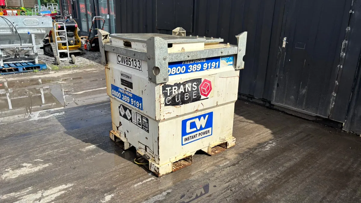 Western Cube Fuel Bowser - Image 3