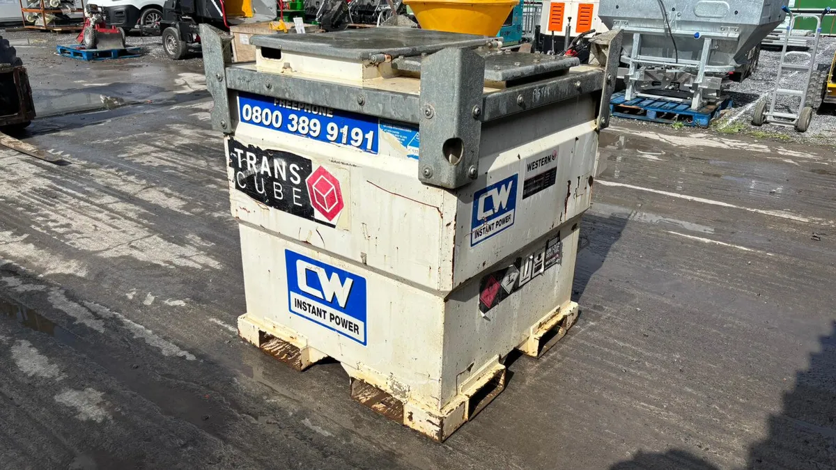 Western Cube Fuel Bowser - Image 4