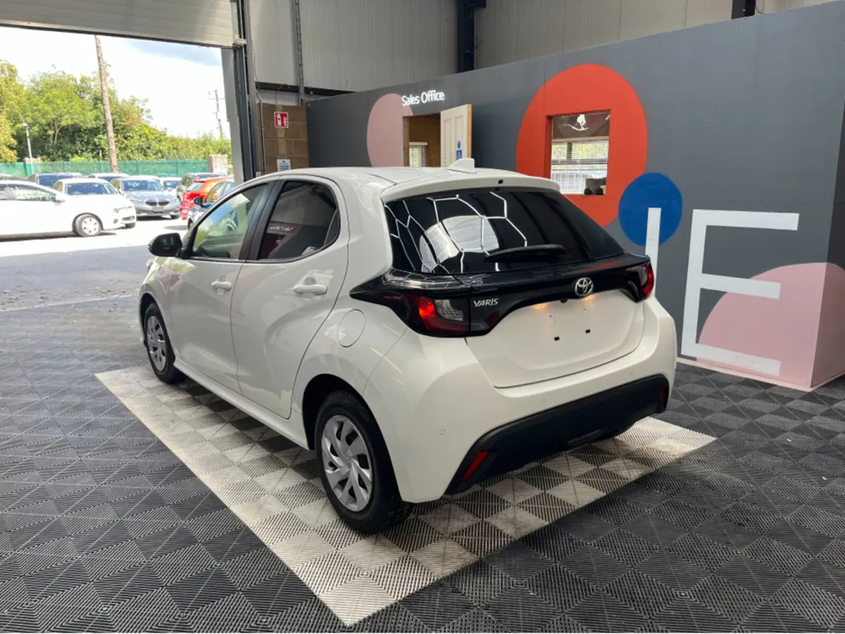 Toyota Yaris 1.0 PETROL / 37k KMs / REVERSE CAMRER - Image 4