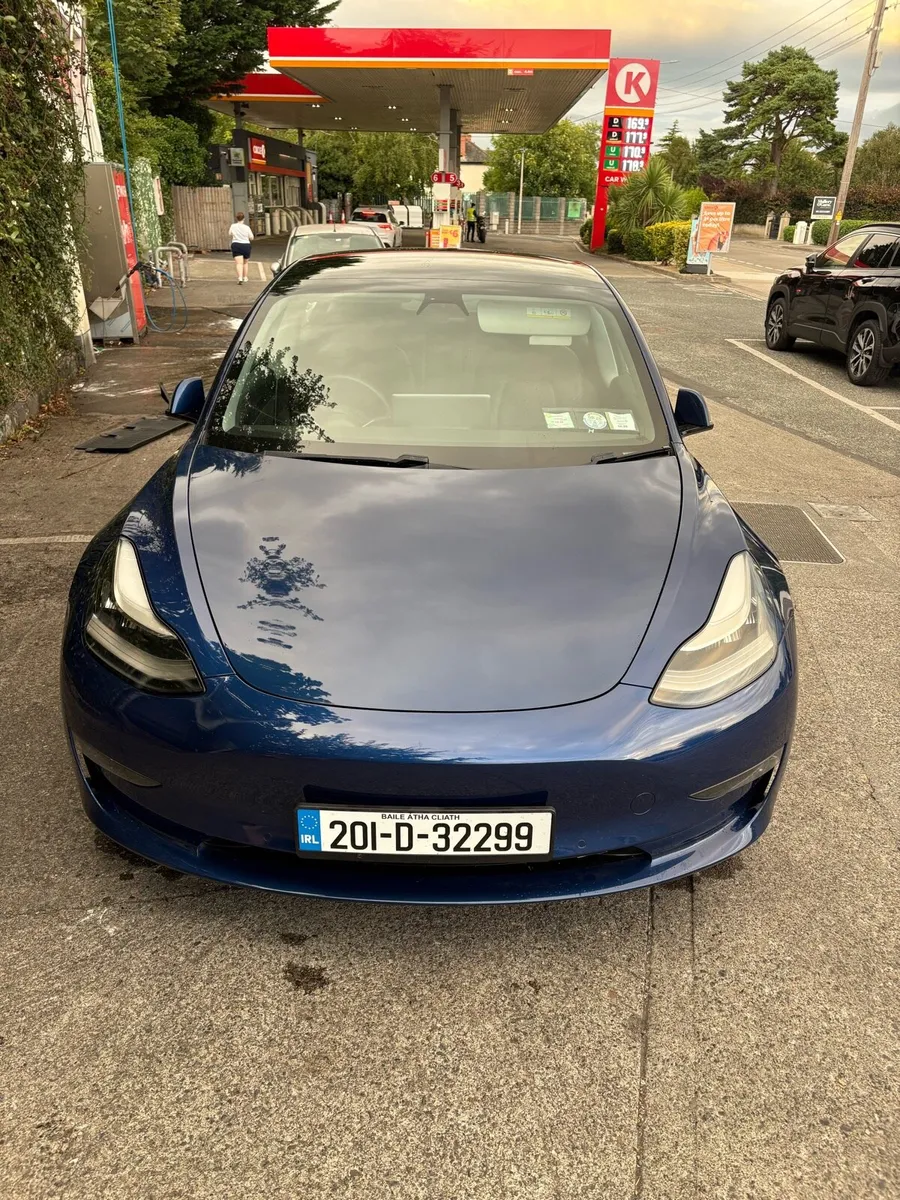 Tesla model 3 dual motor - Image 2