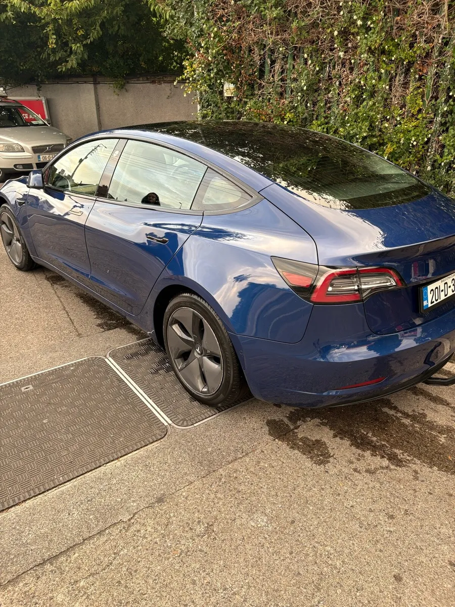 Tesla model 3 dual motor - Image 3