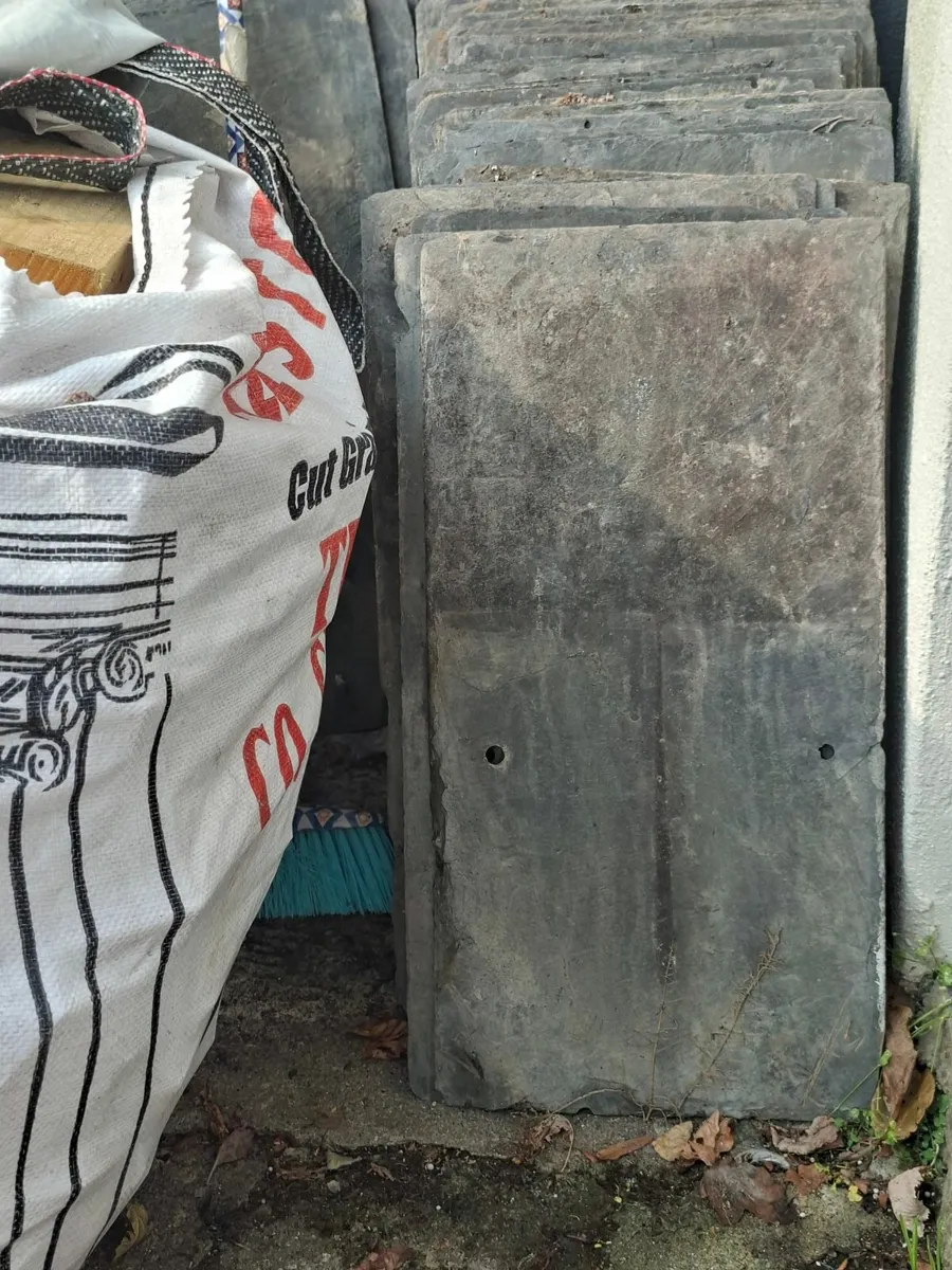50 reclaimed blue black slates .600x300mm in good - Image 3