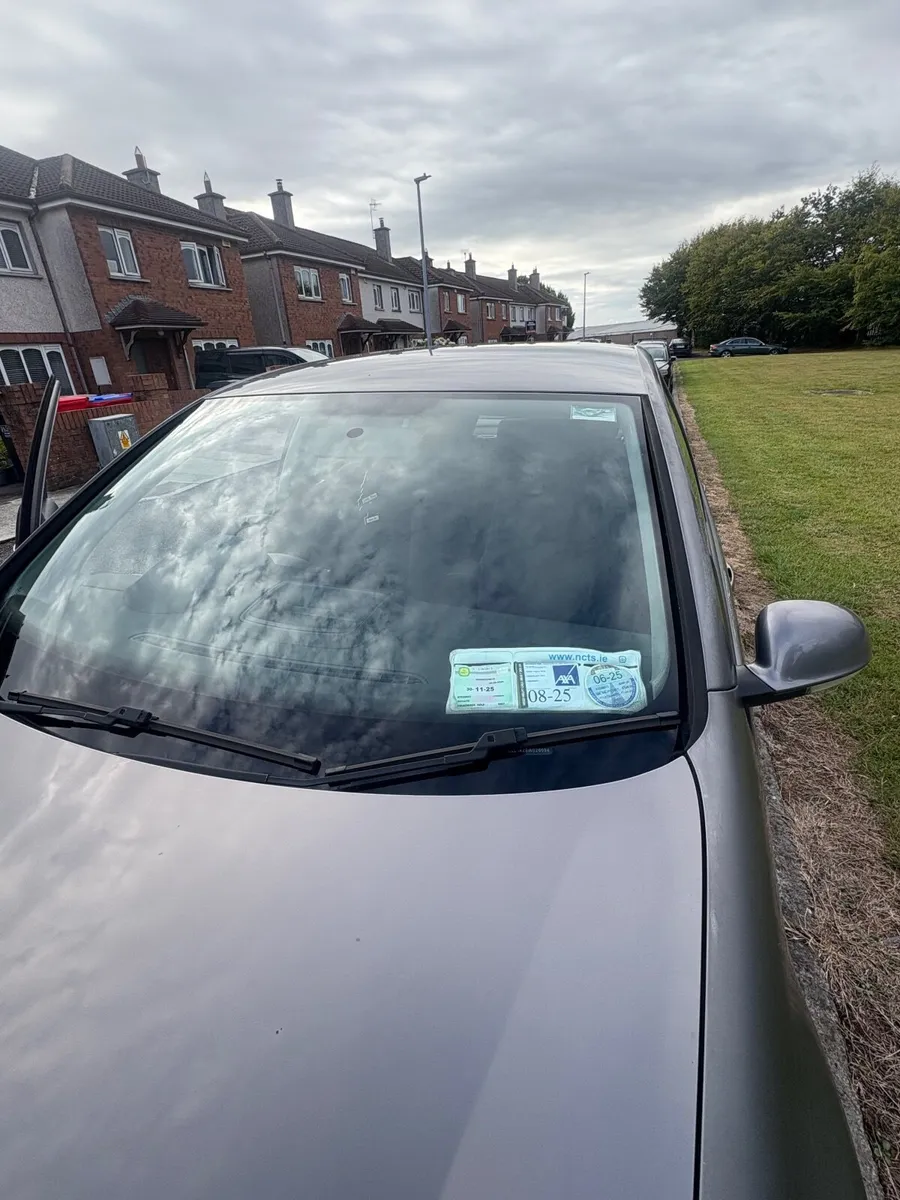 Volkswagen Golf 2007 - Image 2