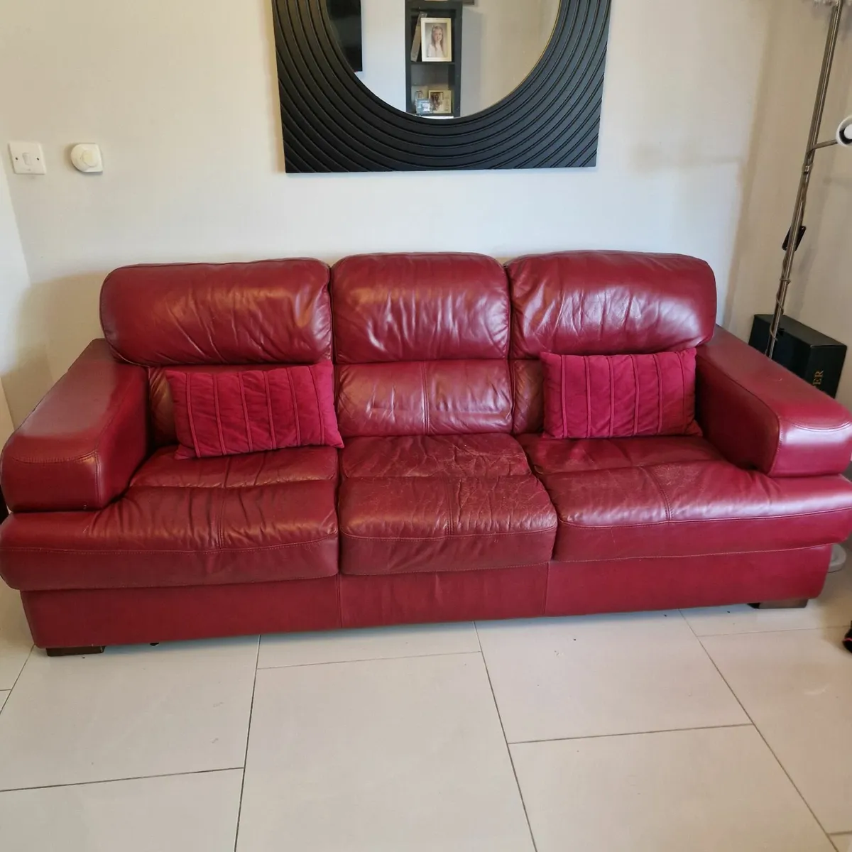 Free leather sofa - Image 3