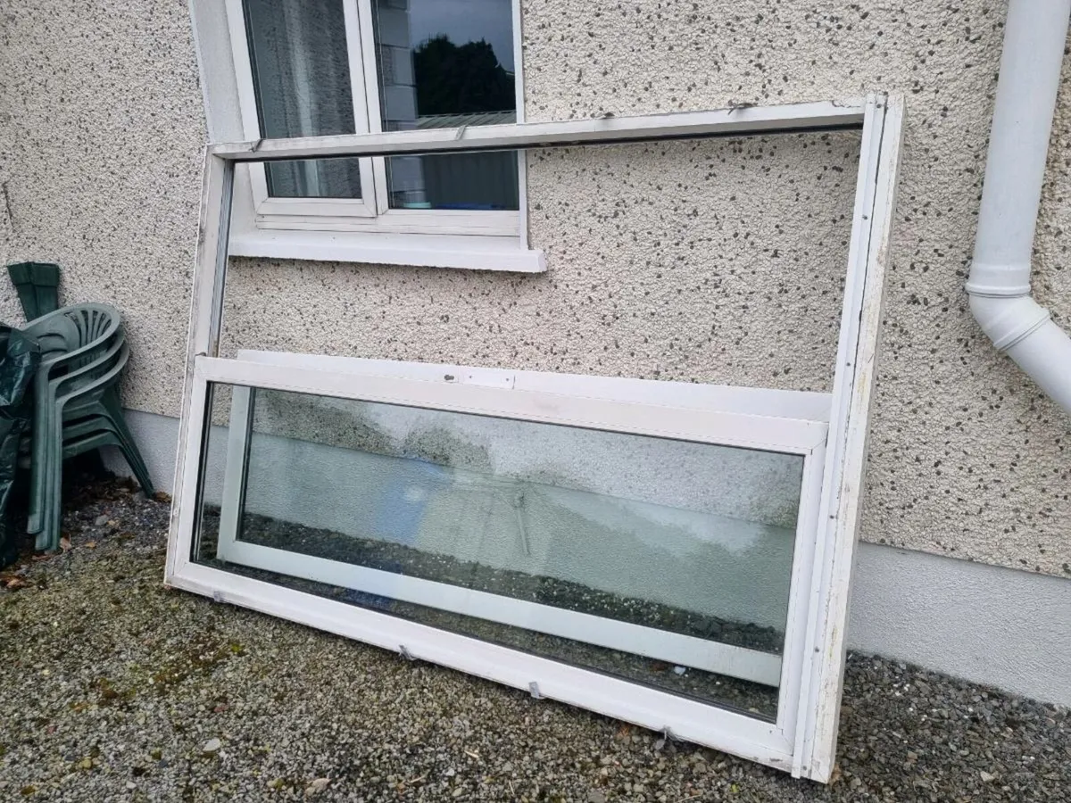 Aluminium white sliding doors - Image 1