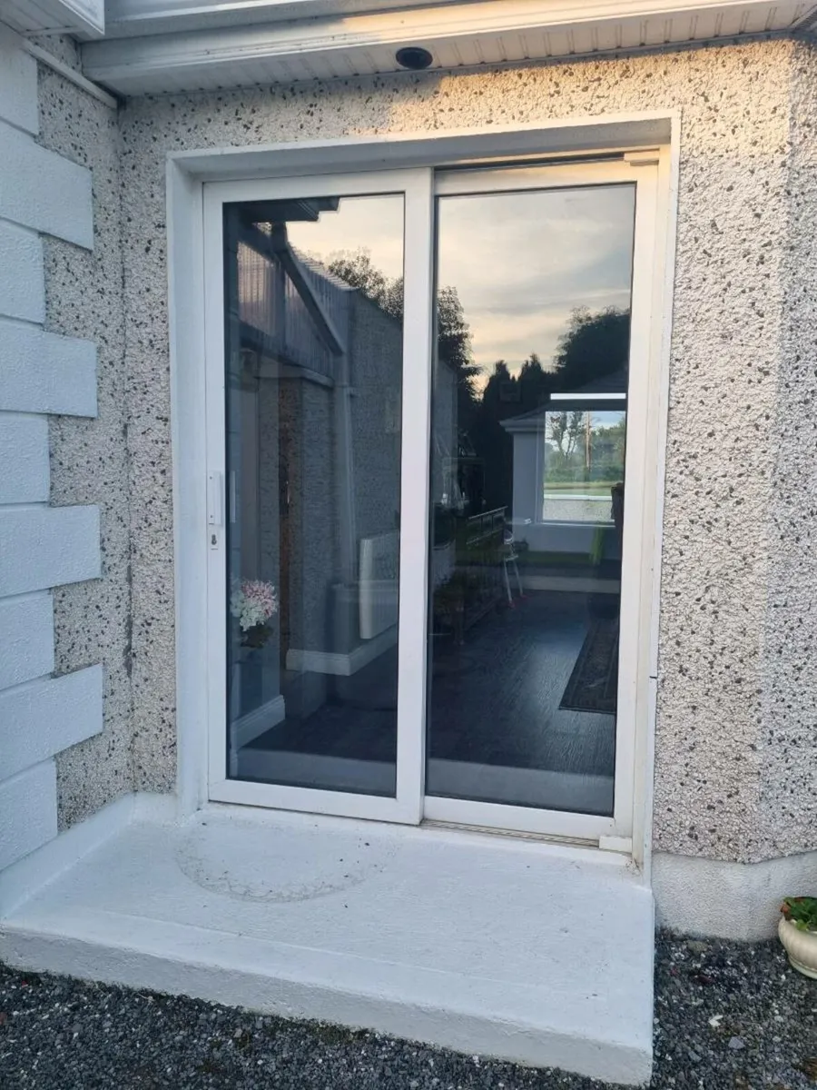 Aluminium white sliding doors - Image 2