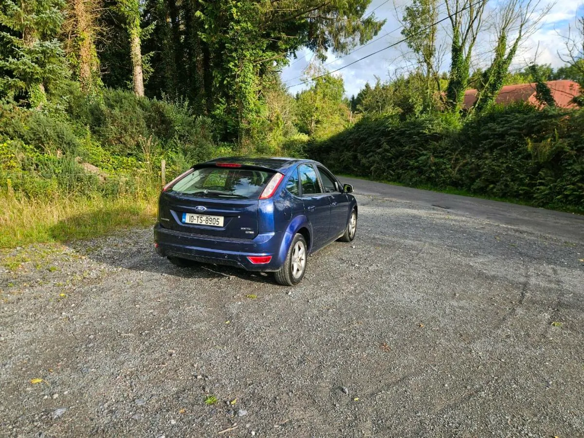 2010 ford focus - Image 4