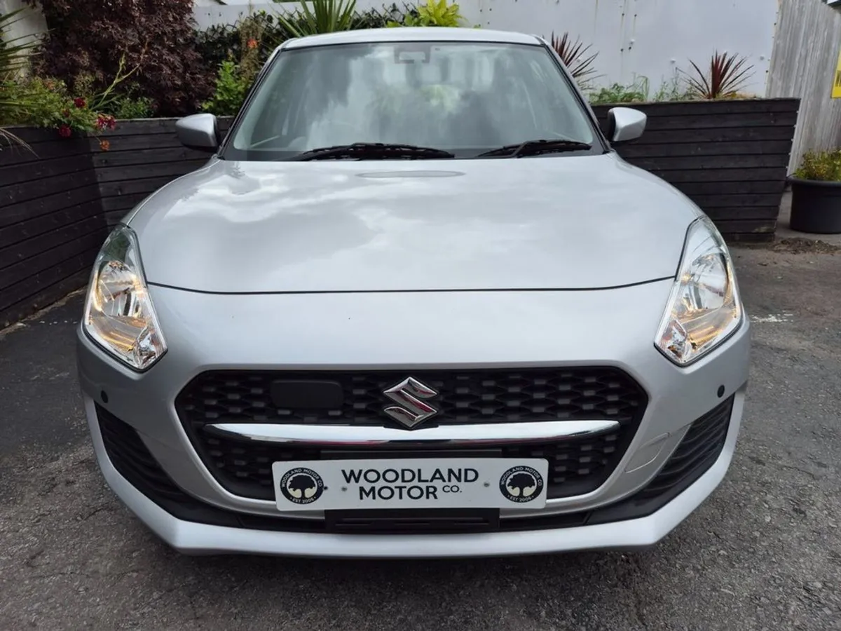 Suzuki Swift 1.25 Petrol Auto / XG Spec / Tax  190 - Image 4