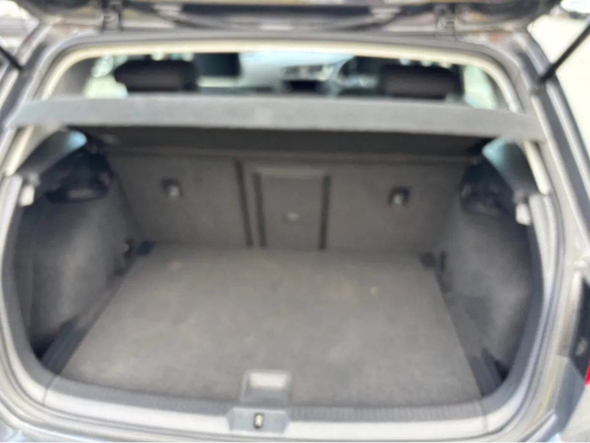 Volkswagen Golf 1.6 TDI SE NAV BLUEMOTION 115PS 5D - Image 2