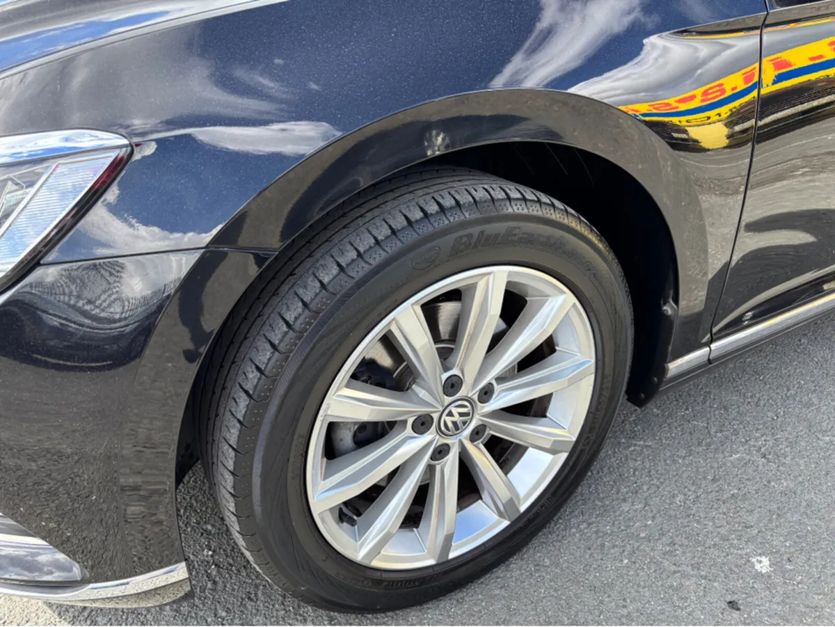 Volkswagen Passat 5DR AUTO Hi Line TSI - Image 3