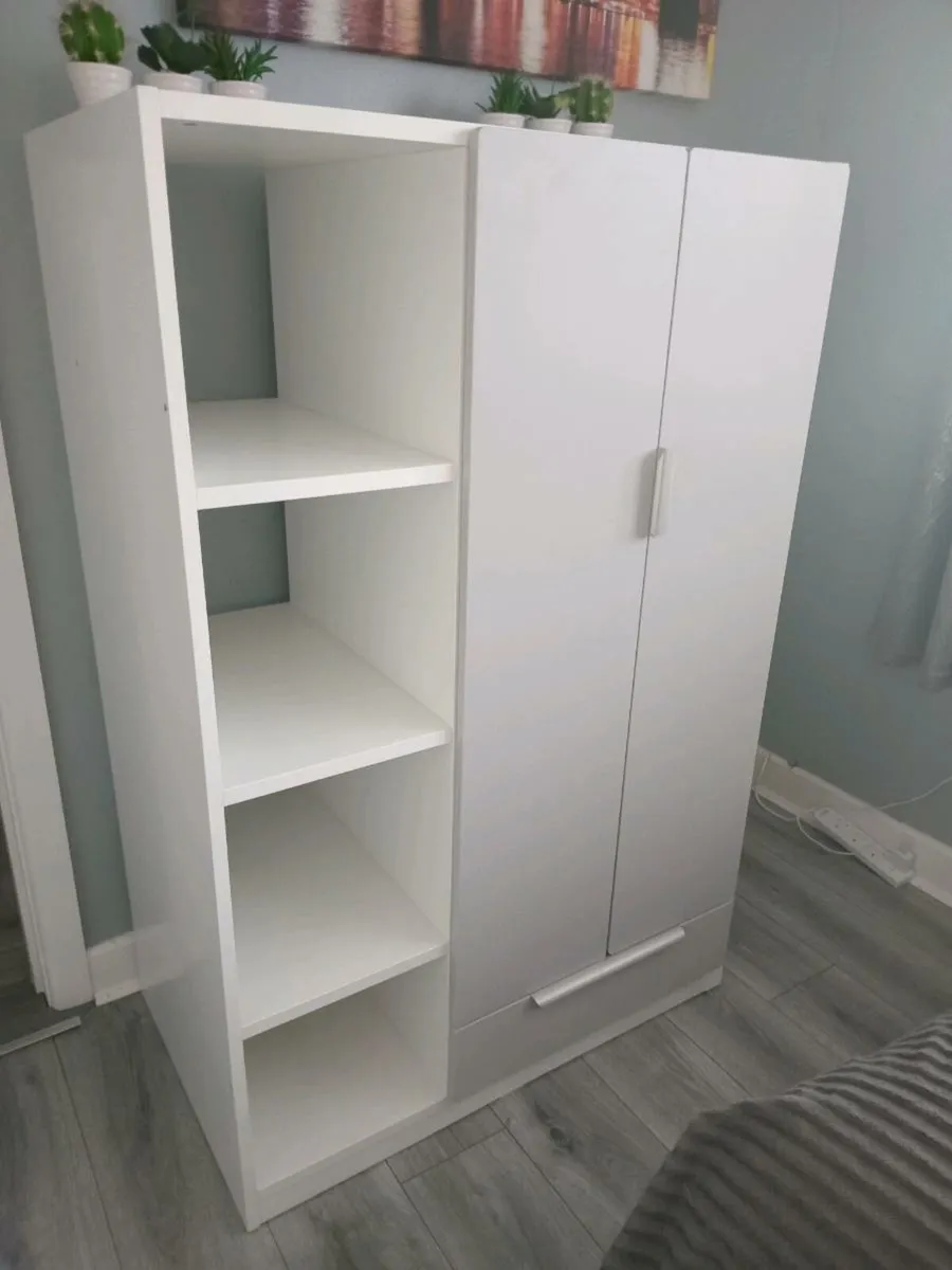 Small wardrobe - Image 1