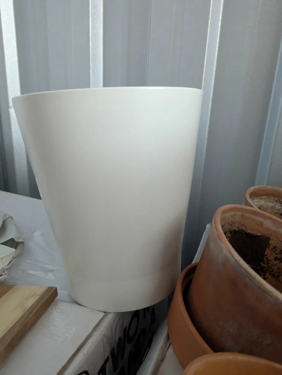 Flower pots - multiple - Image 3