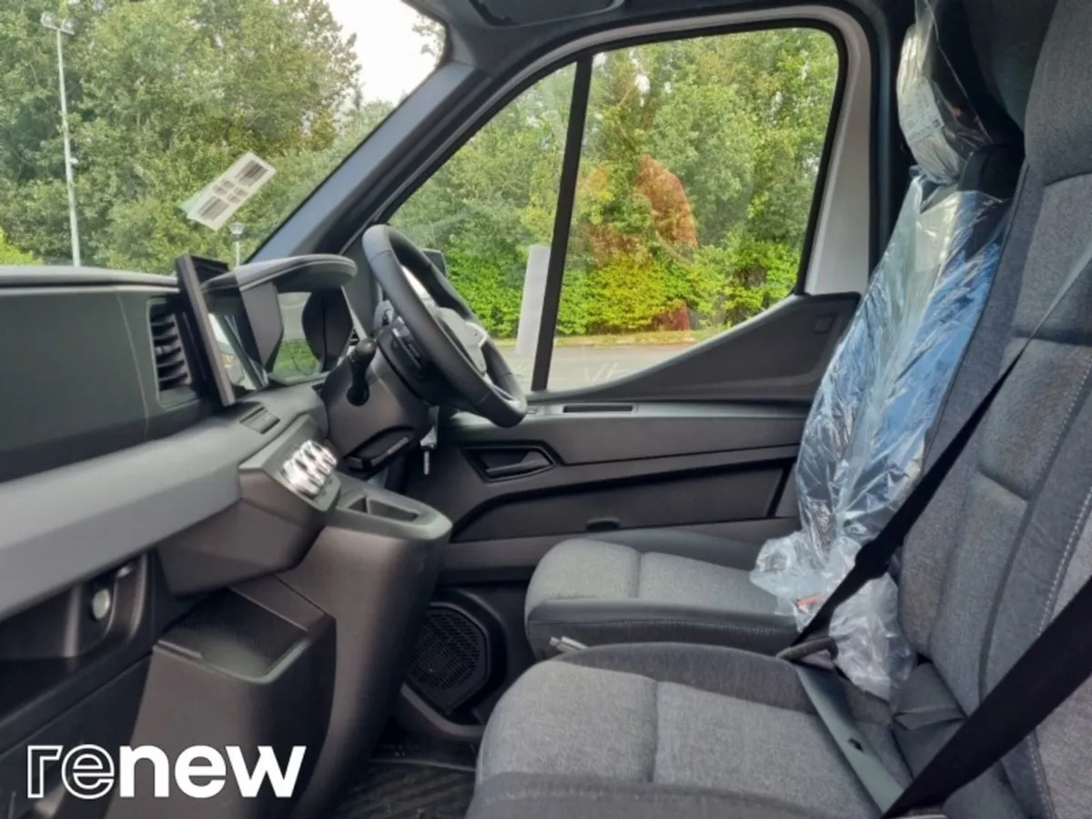 Renault Master Lm35 Automatic 170 bhp - Image 4