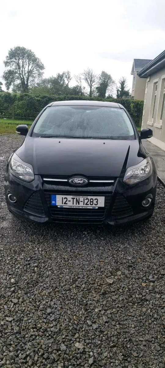 Ford Focus 1.6 saloon zetec Fresh NCT 10/26 - Image 2