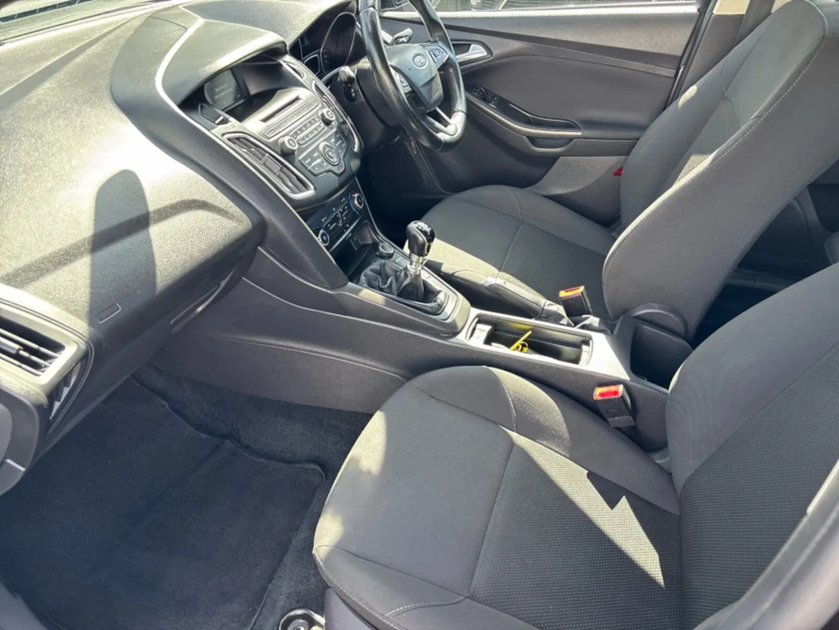 Ford Focus STYLE 1.5 TD 95PS 6SPEED 4 4DR - Image 3