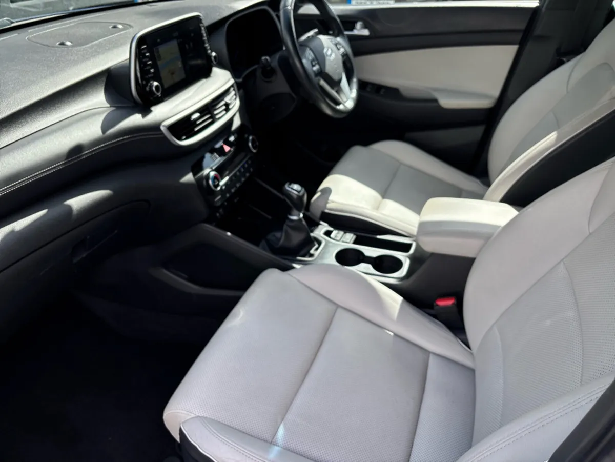 Hyundai Tucson IX35 EXECUTIVE PLUS 5DR - Image 3