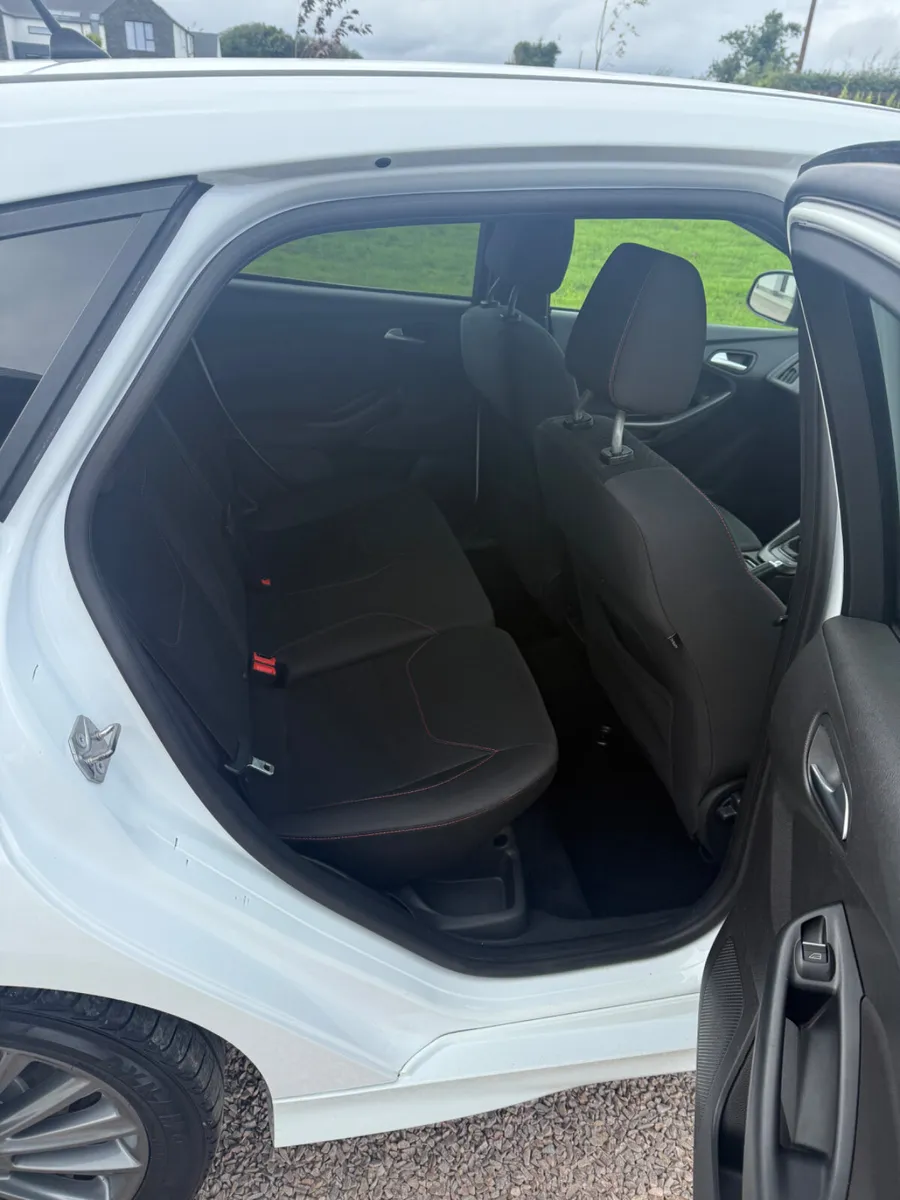 181 Ford Focus ST Line - Image 4