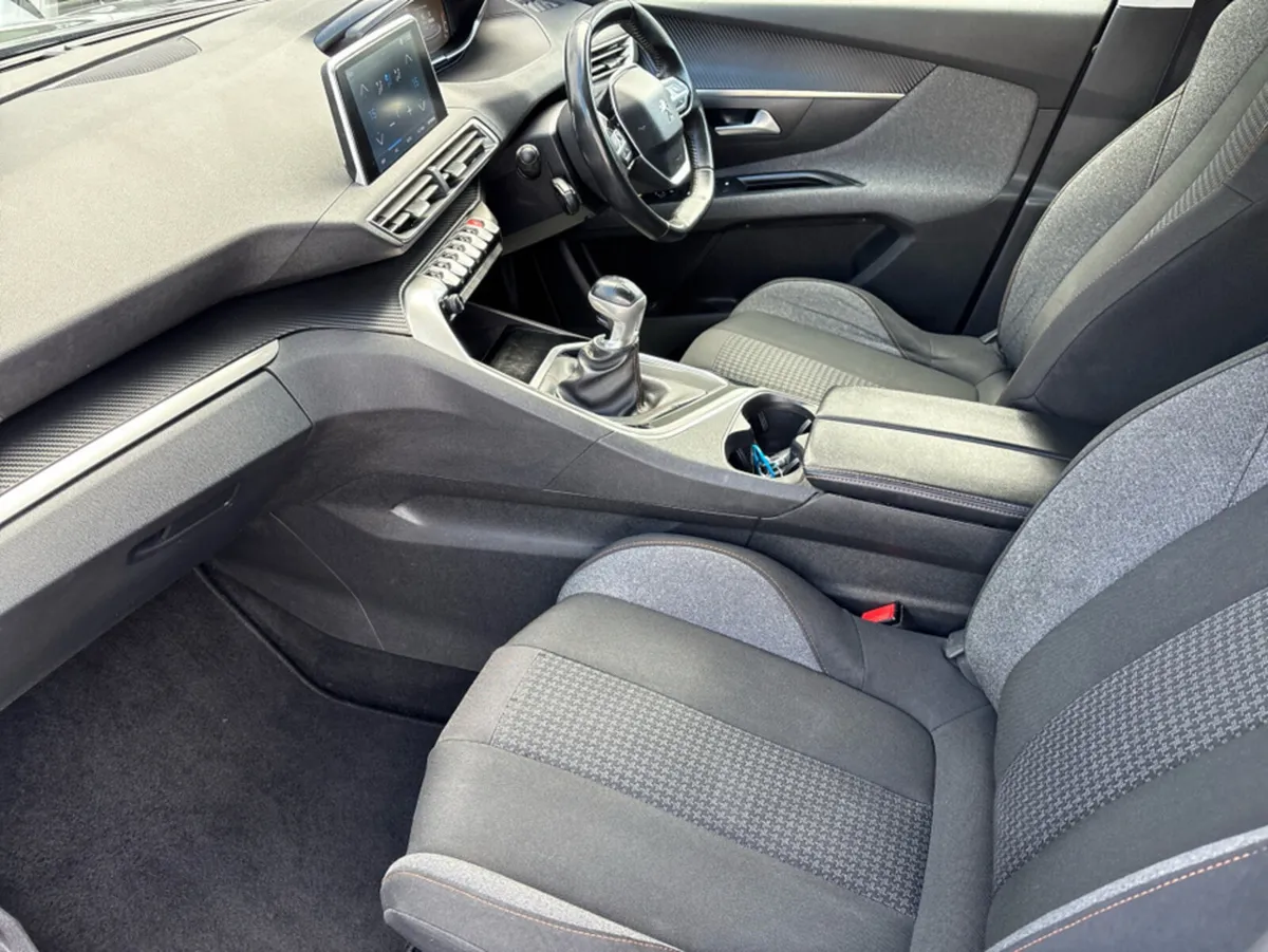 Peugeot 5008 ACTIVE 1.5 BLUE HDI 130 6 6.2 4DR - Image 3