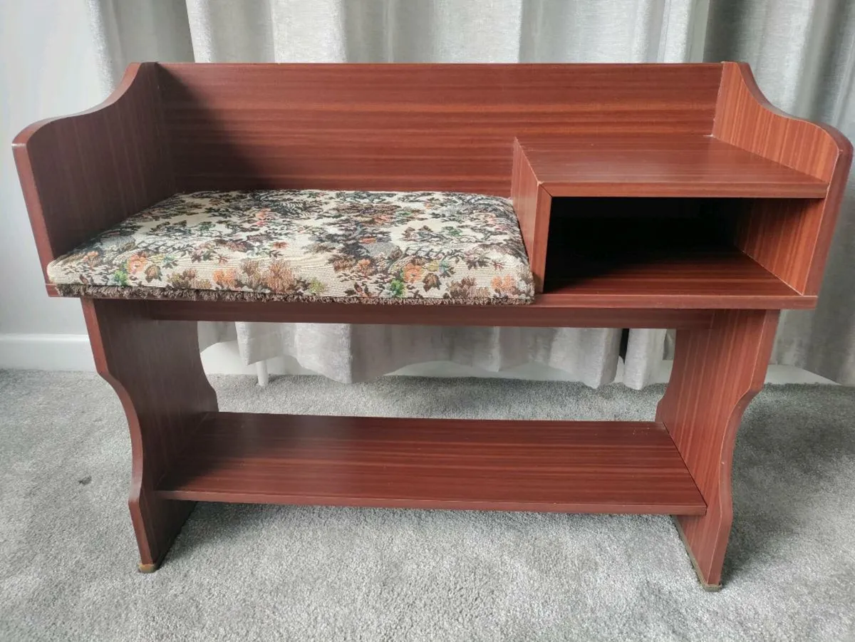 Telephone Seat - Image 2