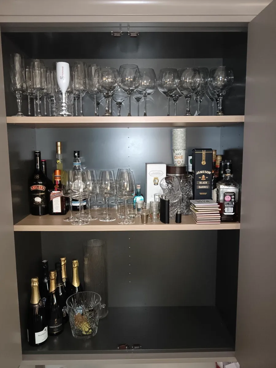 Cabinet - Image 4