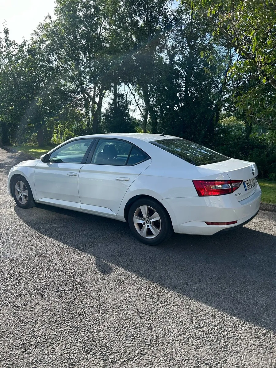 2016 Skoda Superb - Image 4