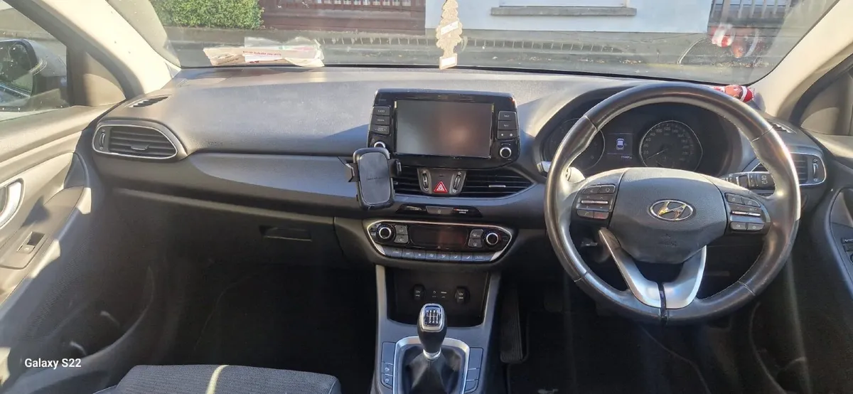 182 Hyundai i30 Deluxe 1.6L Diesel - Low Milage - Image 4