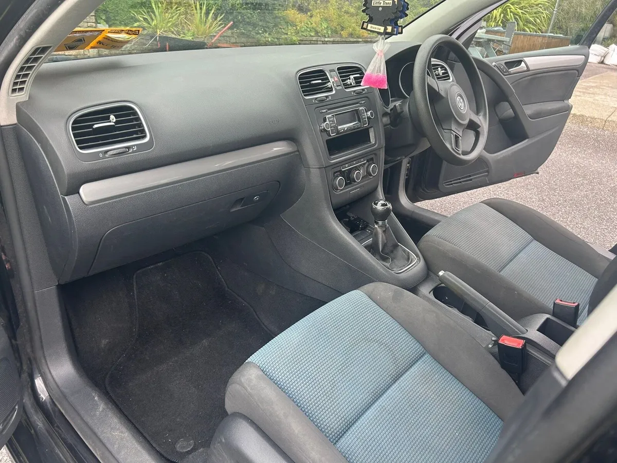 Volkswagen Golf - Image 4