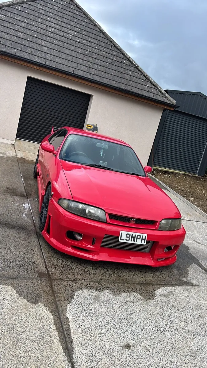 Skyline r33 - Image 1