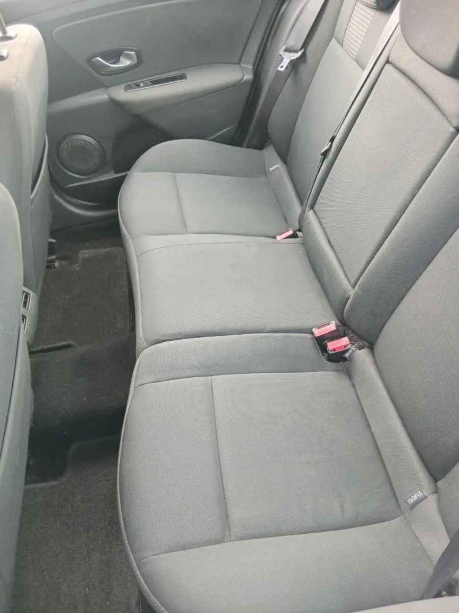 Renault fluence 2012 Tax and tested - Image 4