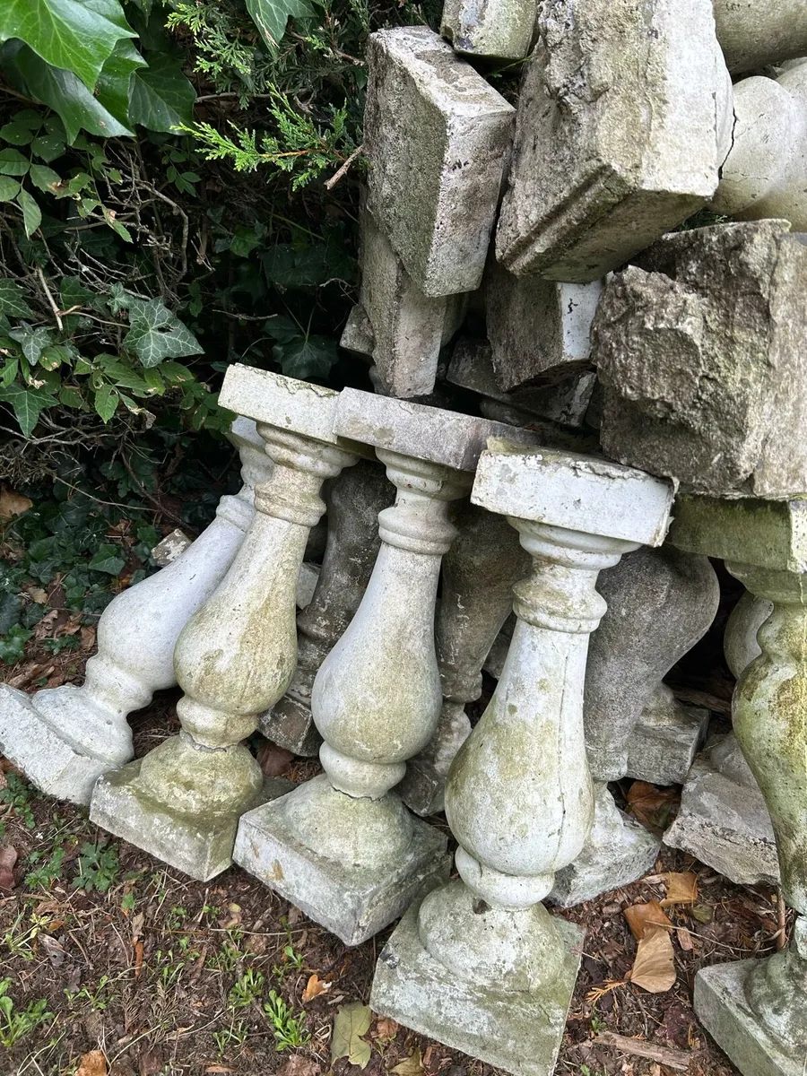 Approximately 20 balustrades - Image 3