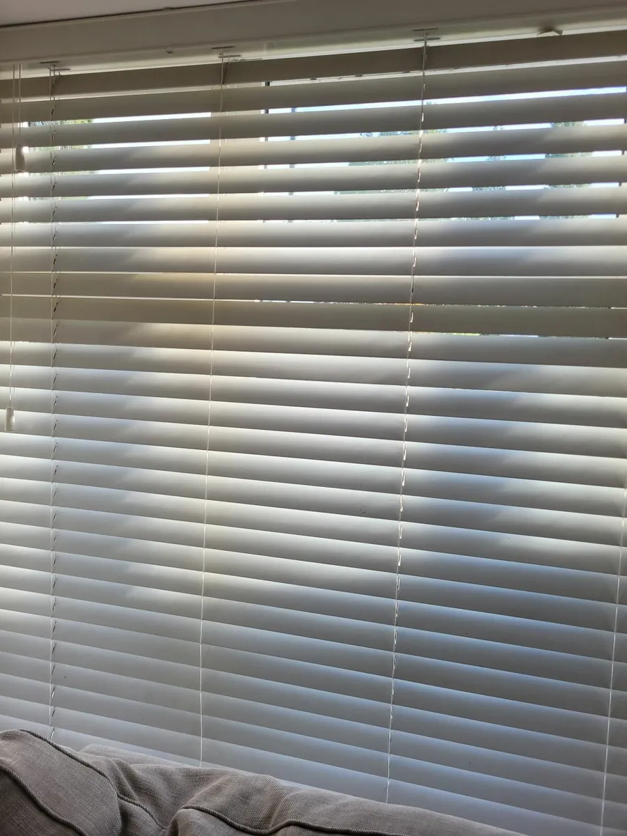 Ivory venetian blind - Image 2