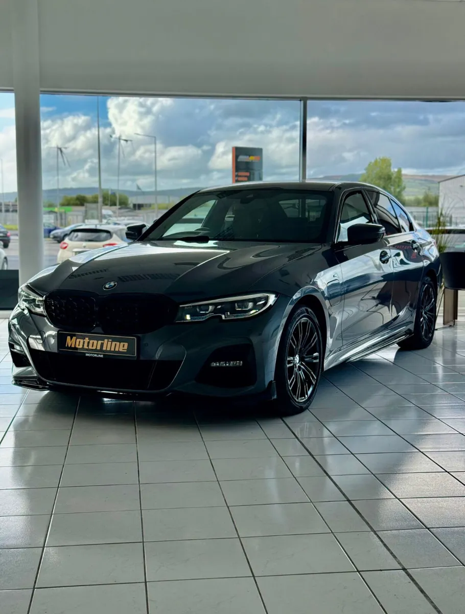2019 BMW 3-Series 330E M Sport - M Performance - Image 3