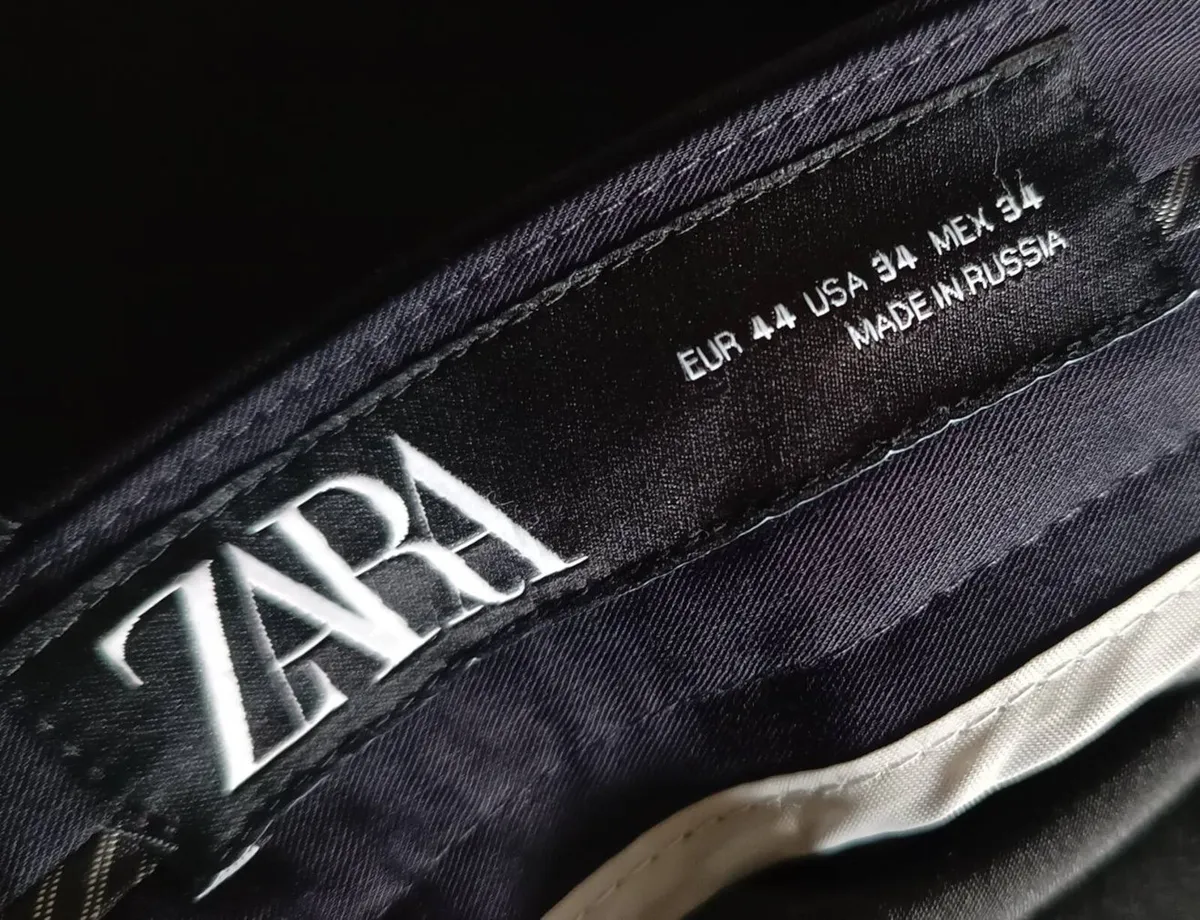 Zara Navy Men's Suit & Trouser Set - Image 3